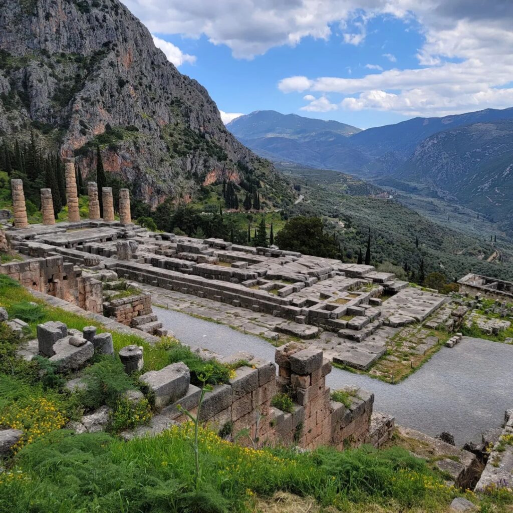 Delphi a stop on the way from athens to meteora