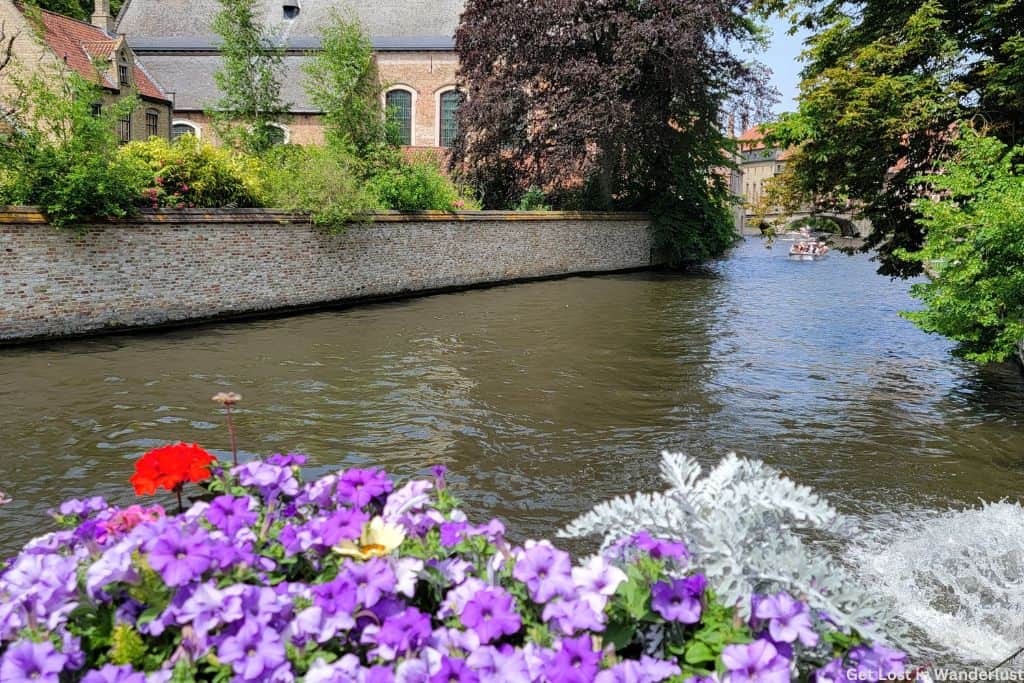 Minnewater Park and the Lake of Love, located close by Dukes Academie Brugge