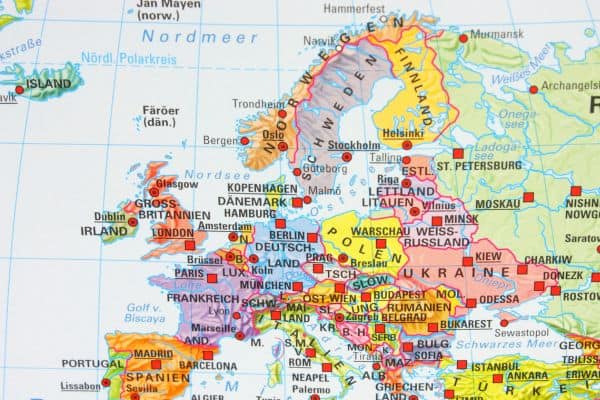 Map of Iceland and Europe