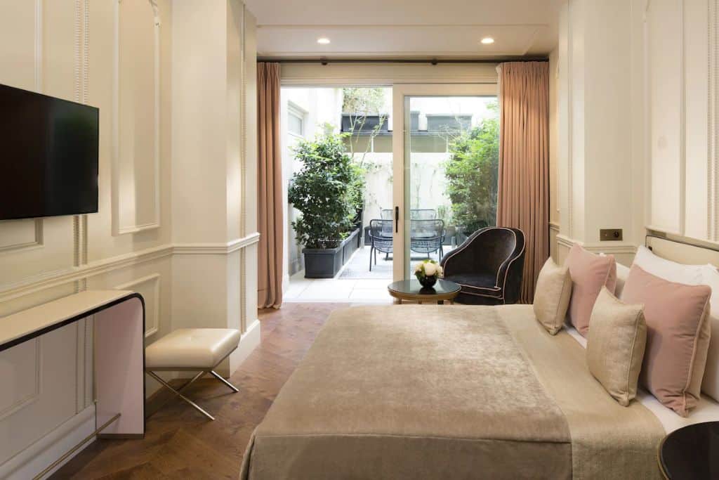 Safest Places to Stay in Paris in 2024 [& Where to Avoid] Get Lost in