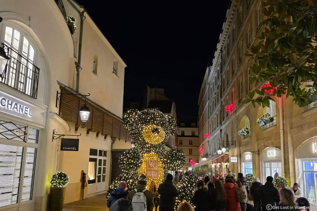 Christmas lights along the luxury stores in the 8th arrondissement.